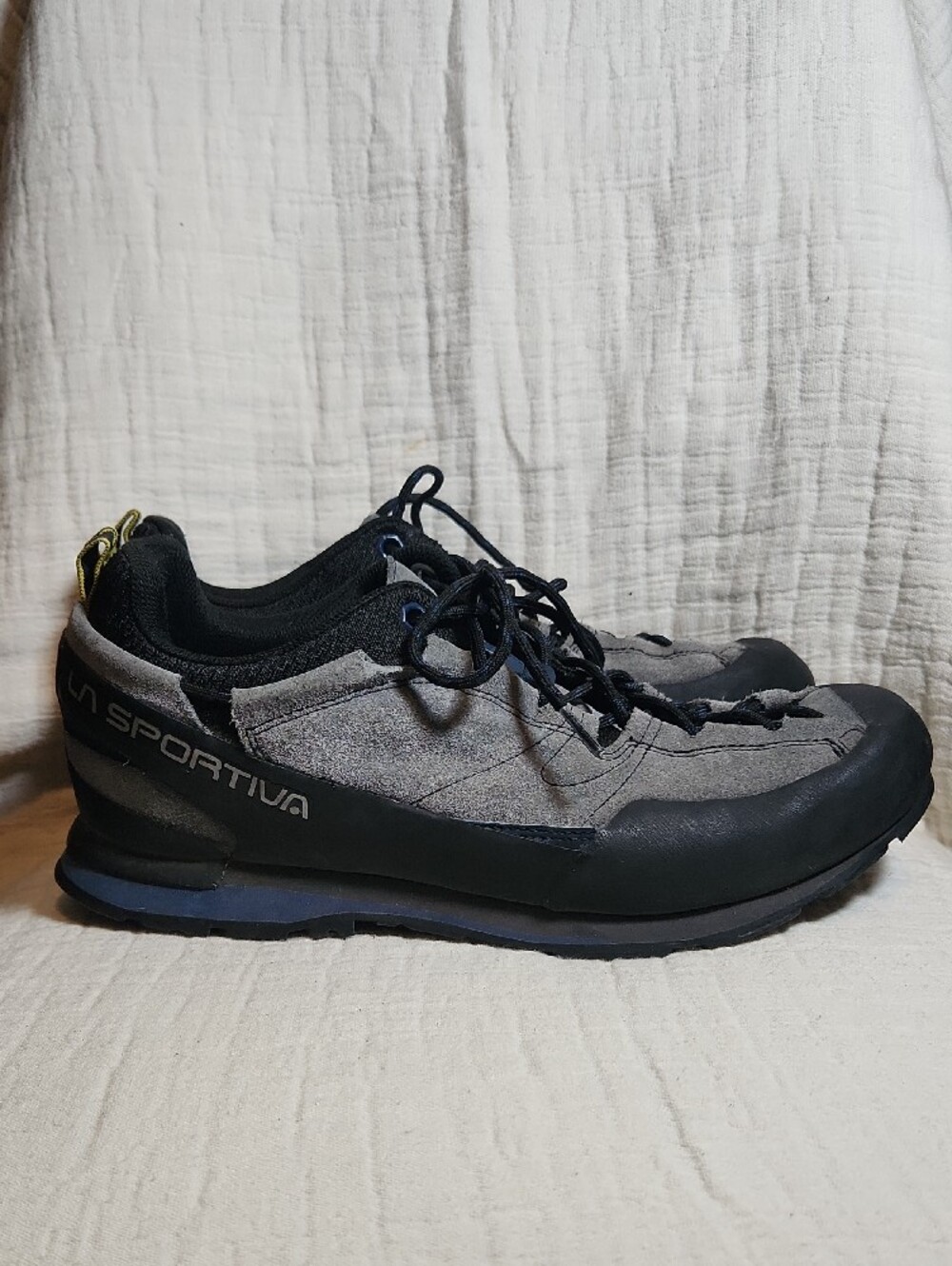 La Sportiva Men’s Gray and Black Approach Shoes - Picture 3 of 10